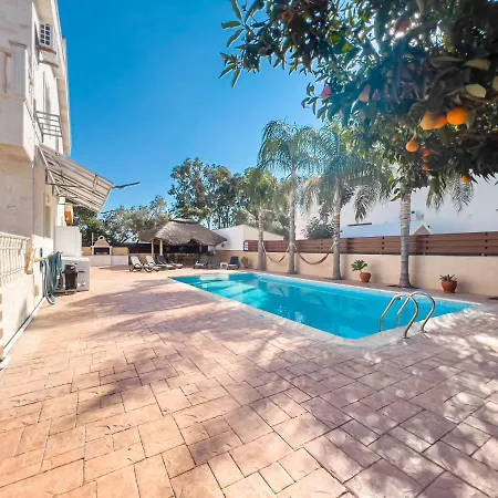 Fame With Private Pool And Gazebo Willa